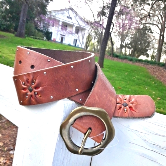Genuine Leather Belt Metal Studs  Embellished Distressed Cut Out Sunflower 31-34 - Picture 2 of 16